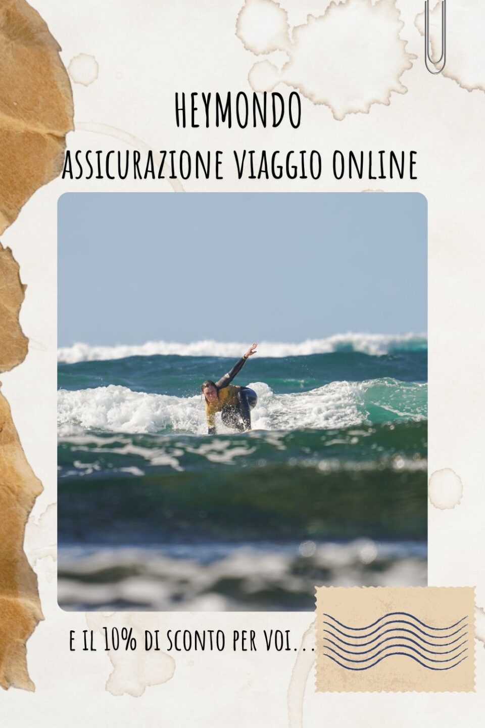 ragazza che fa surf nell'oceano